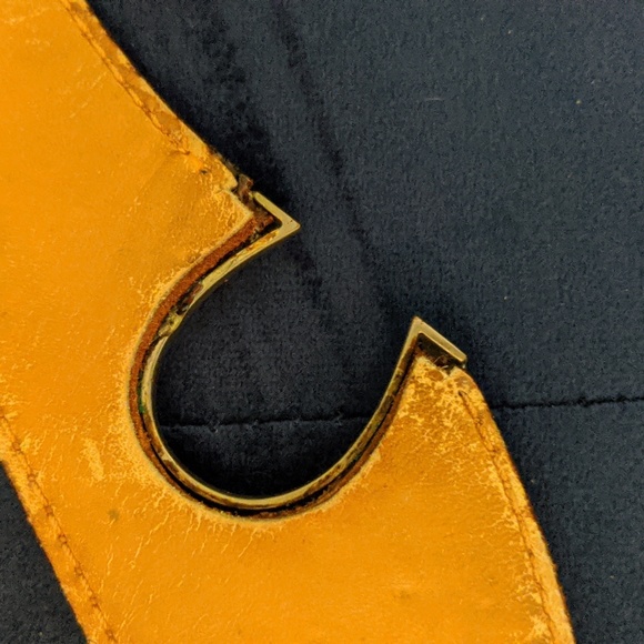 Vintage Horseshoe Gucci Belt xs - Picture 8 of 8